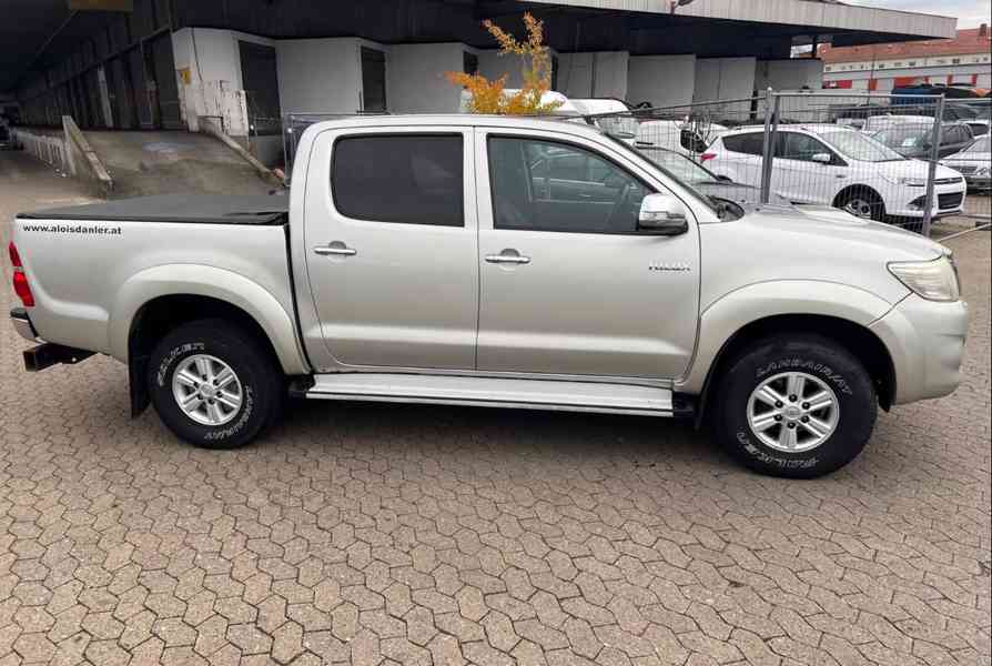 Toyota Hilux 2,5 D4D 4x4 106kw - foto 12