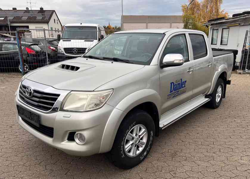 Toyota Hilux 2,5 D4D 4x4 106kw - foto 8