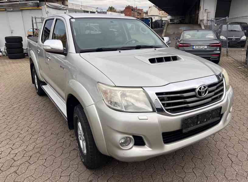 Toyota Hilux 2,5 D4D 4x4 106kw - foto 6