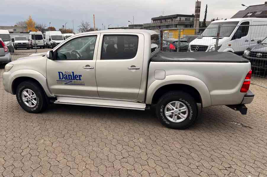 Toyota Hilux 2,5 D4D 4x4 106kw - foto 21