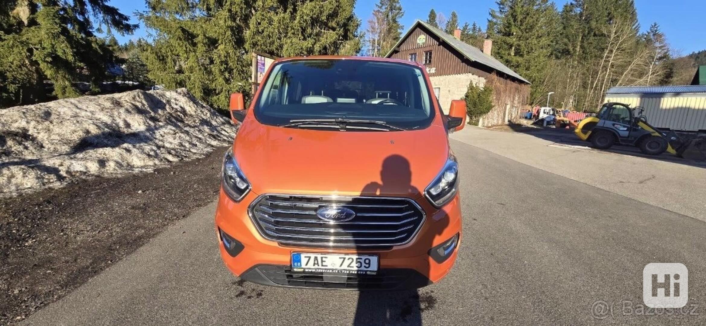Ford Tourneo Custom 2,0   TDCi 130 k – 9 míst - foto 1