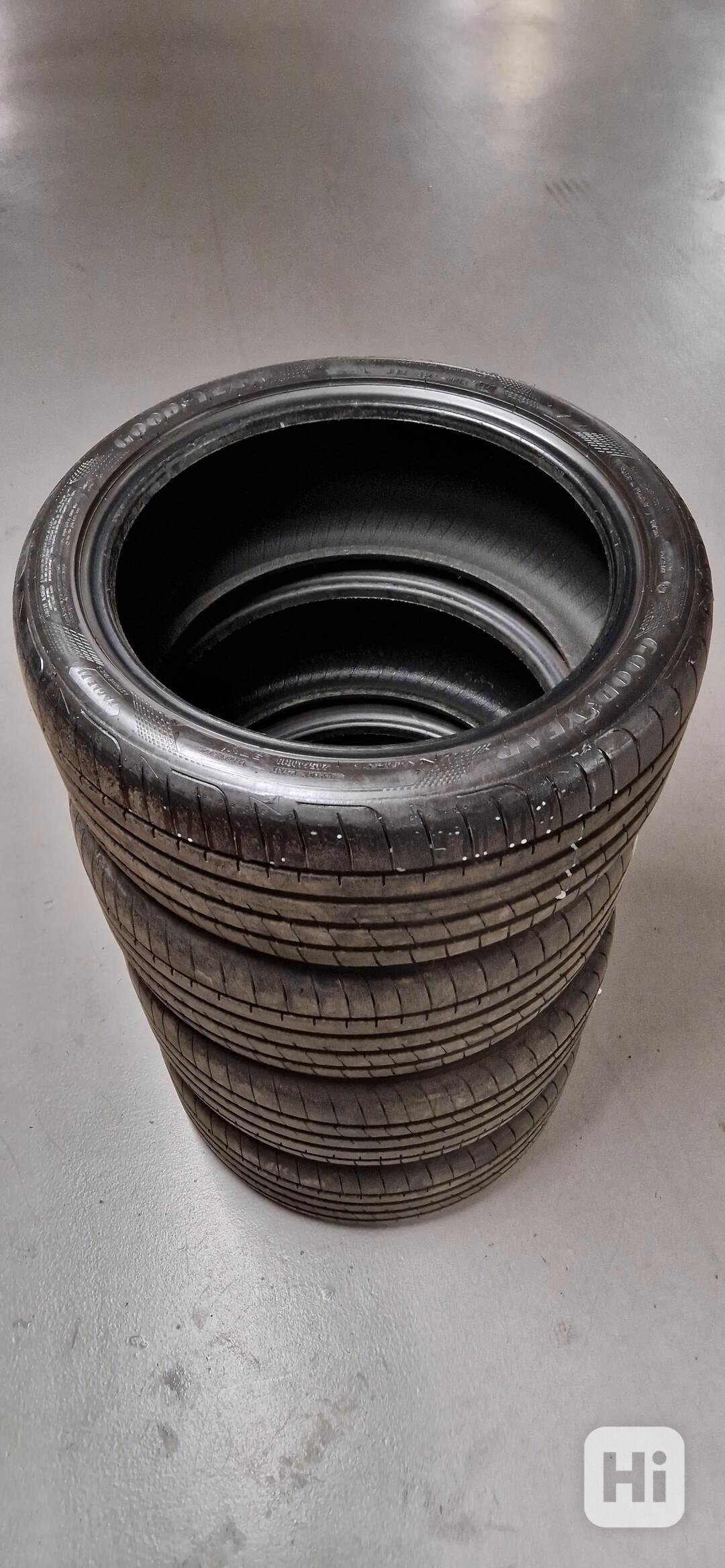 Goodyear EAGLE F1 245/40/18 97Y XL- 6,5-7 - foto 1