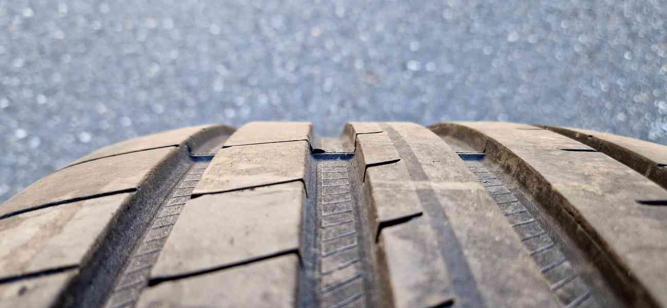 Goodyear EAGLE F1 245/40/18 97Y XL- 6,5-7 - foto 3