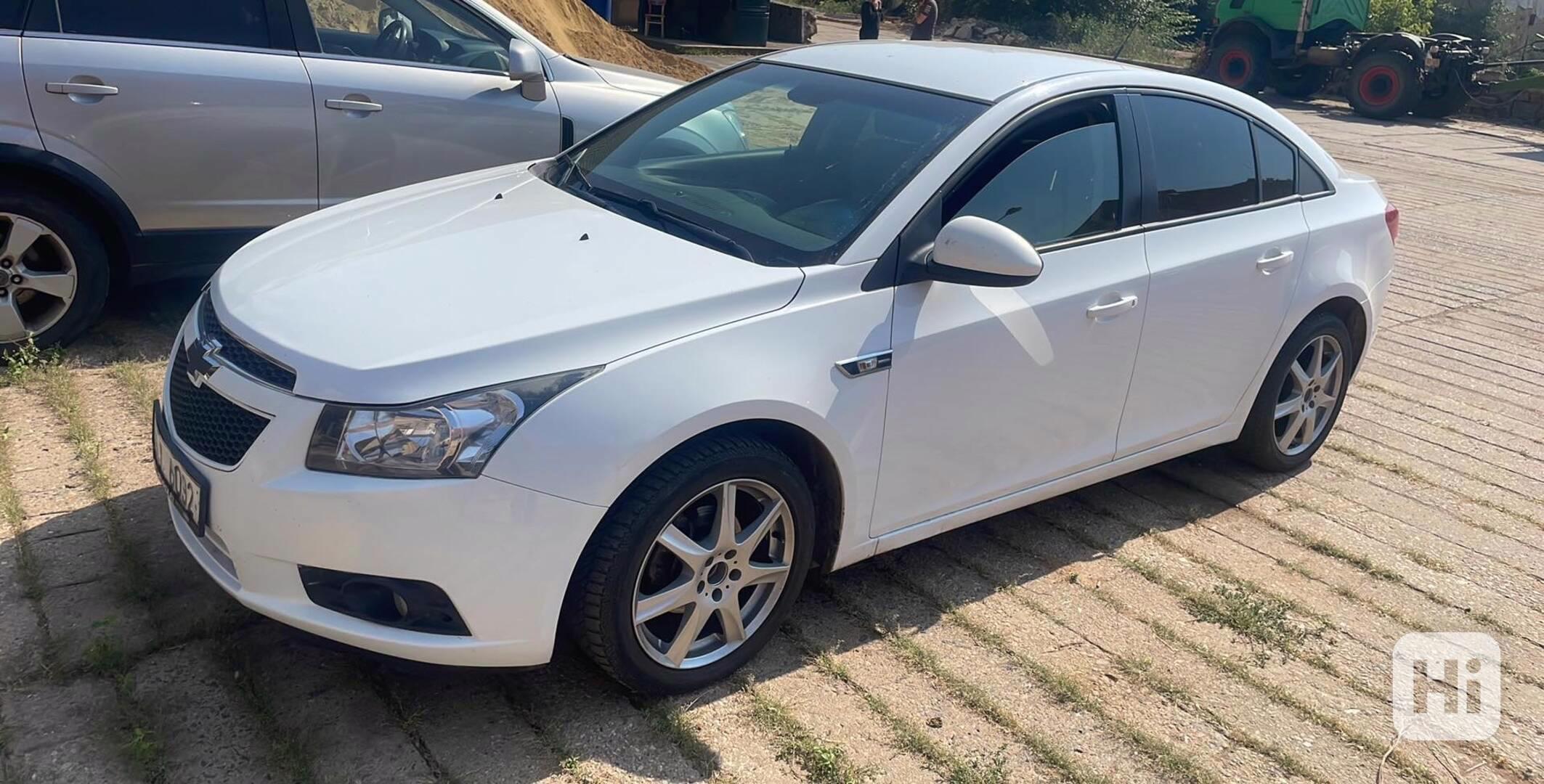 Prodám Chevrolet Cruze sedan, rok výroby 2011 - foto 1