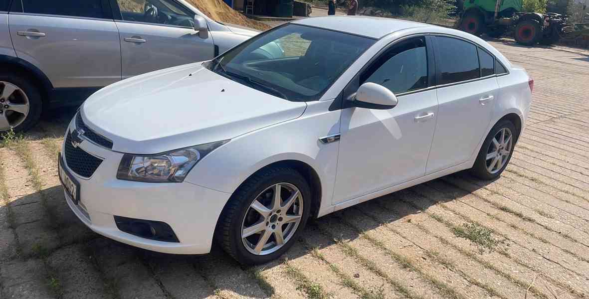 Prodám Chevrolet Cruze sedan, rok výroby 2011 - foto 1