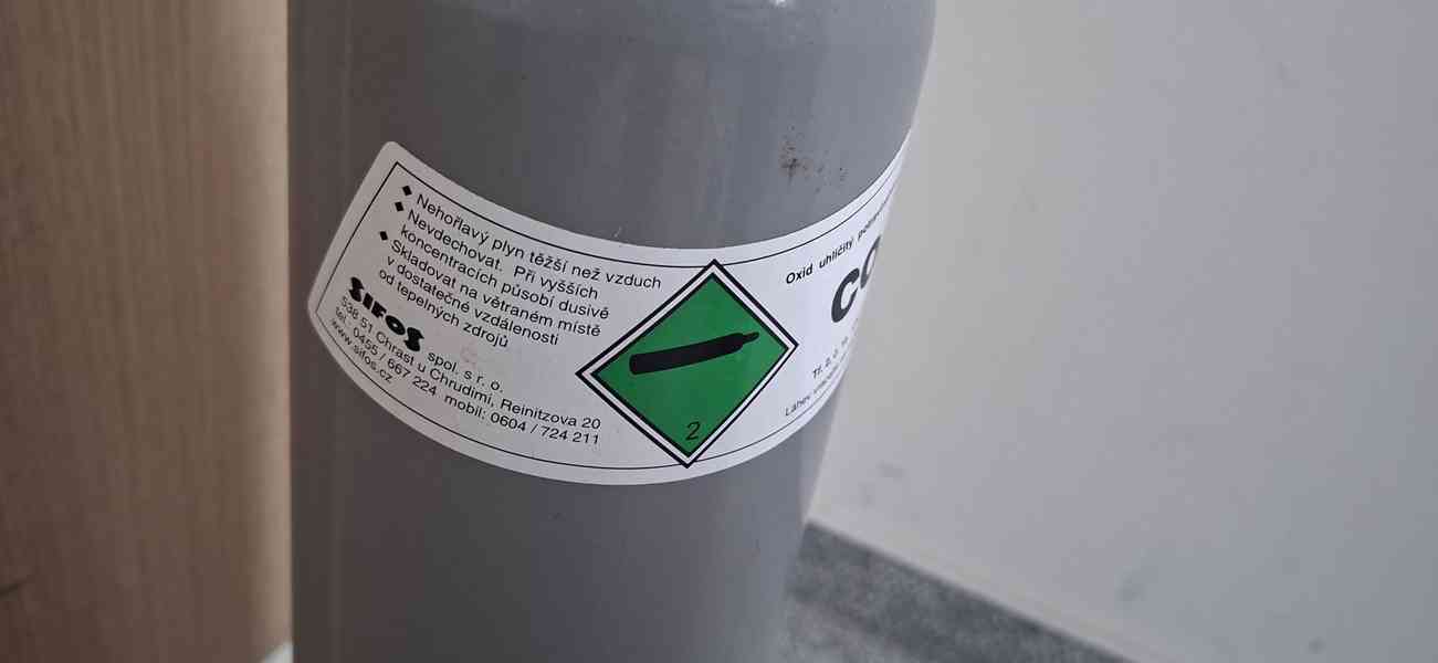 Tlaková láhev CO2 o objemu 2,67l  - foto 5