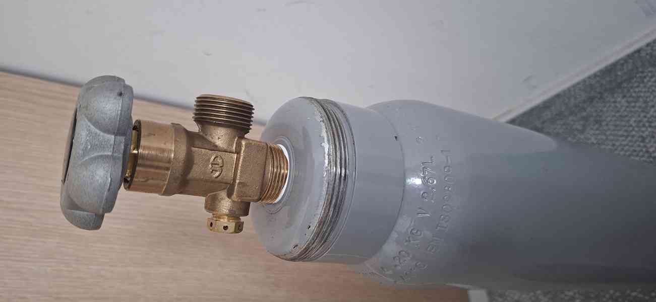Tlaková láhev CO2 o objemu 2,67l  - foto 2
