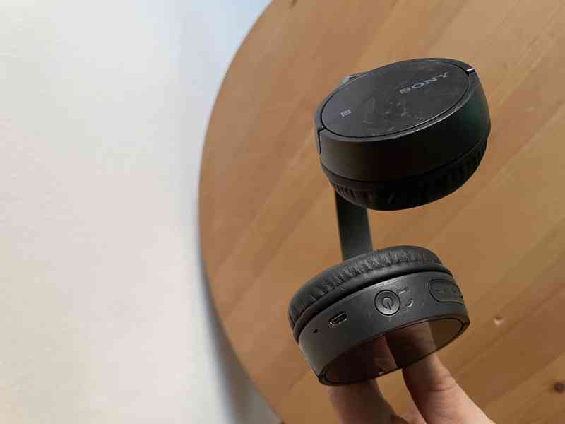 Bluetooth sluchátka Sony – 500 Kč - foto 2