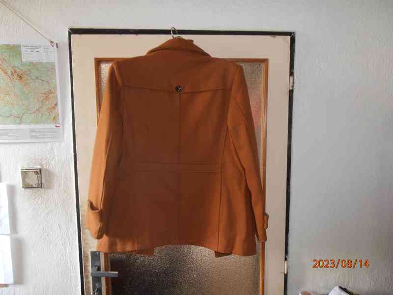 vlněný kabát  - foto 3