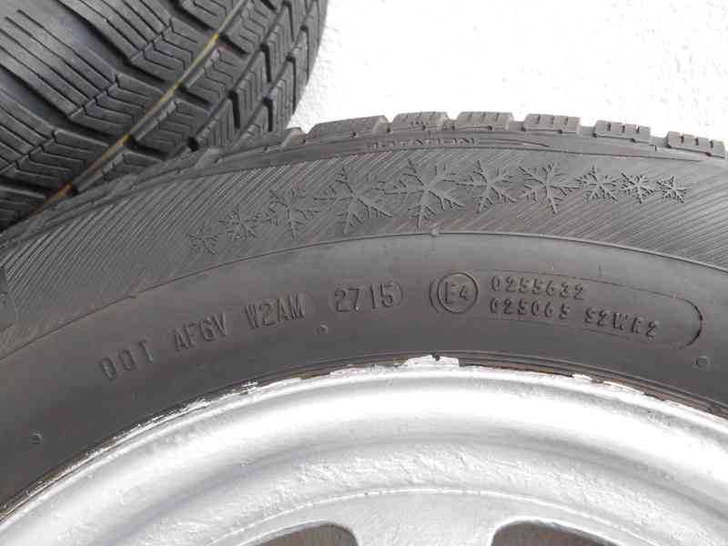 Prodám 4 ks zimní pneu 215/65 R16 na plechovém disku - foto 11