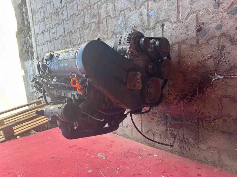 Motor 1,6 MPI AEE 55KW Škoda Felicia kompletní - foto 2