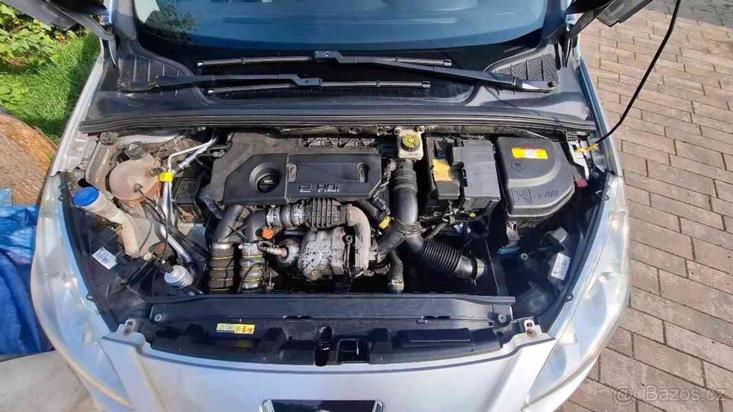 Peugeot 308 1,6 e-HDI (2012) - foto 2