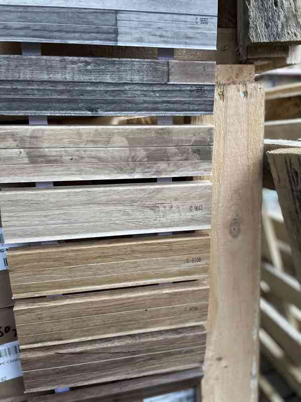 Podlahové lišty 250 cm nové +konce spojky rohy - foto 2