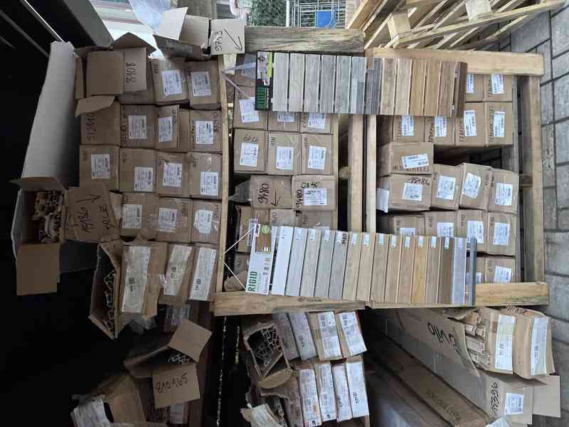 Podlahové lišty 250 cm nové +konce spojky rohy - foto 4