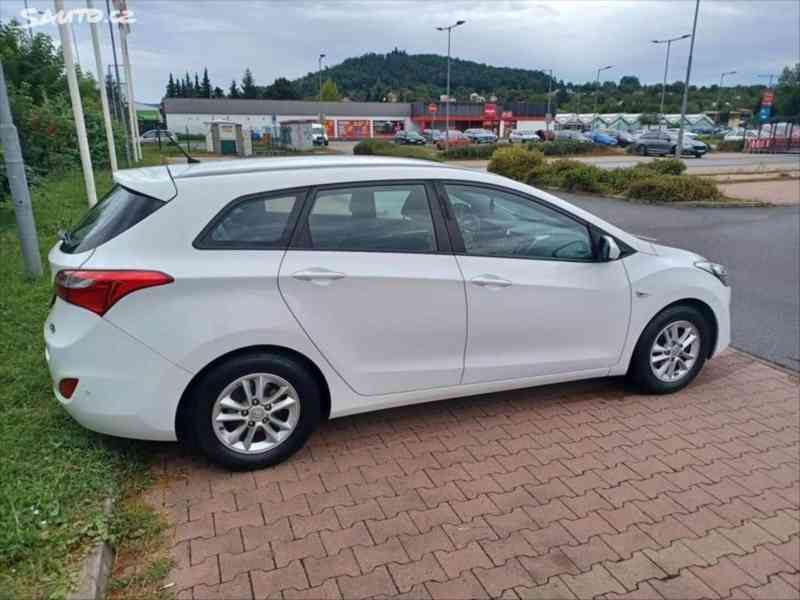 Hyundai i30 1,6 - foto 2