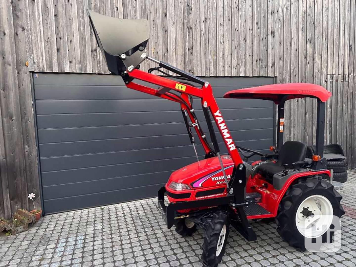 **Upozornění na aukci: Malý traktor Yanmar KE60 - foto 1