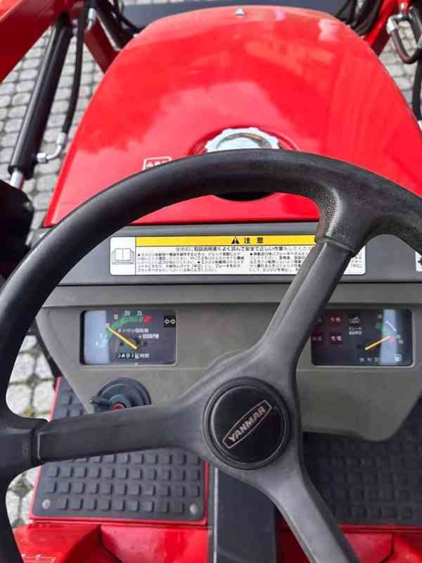**Upozornění na aukci: Malý traktor Yanmar KE60 - foto 3