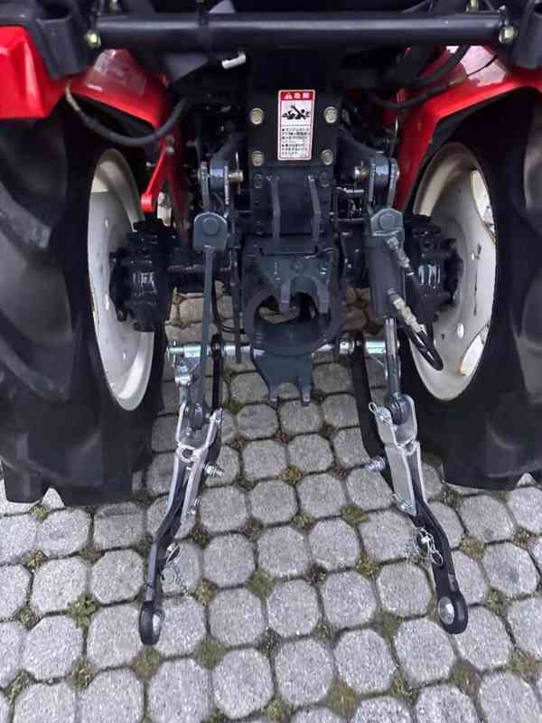 **Upozornění na aukci: Malý traktor Yanmar KE60 - foto 8