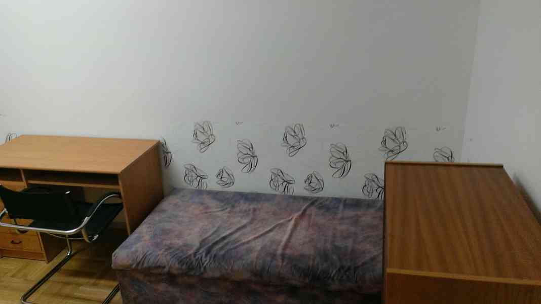 pokoj pro 2 osoby studenty VŠ  v Brně Kr.poli - foto 4