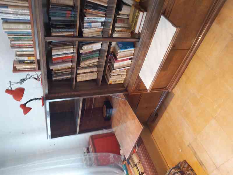 Kredenc z leštěného dubového masivu  dám za odvoz - foto 6