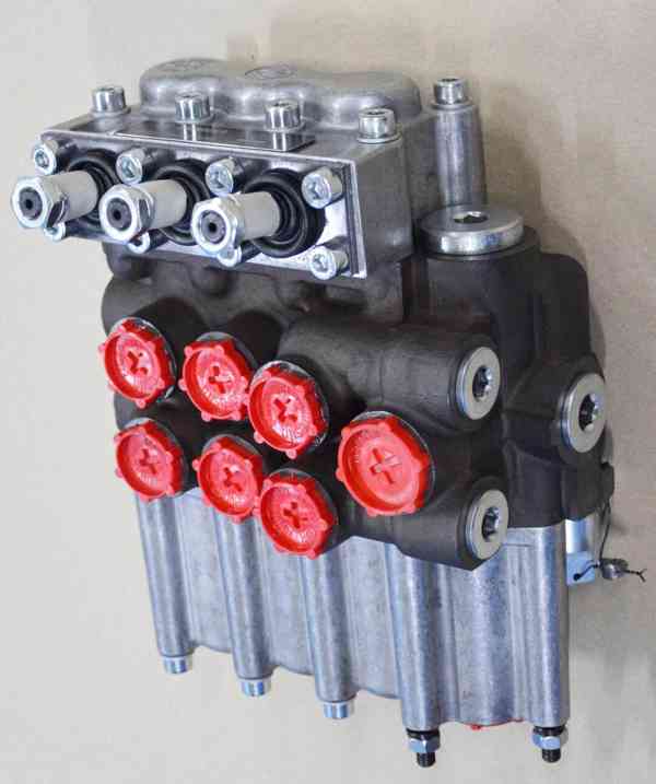 Nd na bagr Belarus , traktorbagr Belarue EO 2621 mot.D 65 M - foto 3