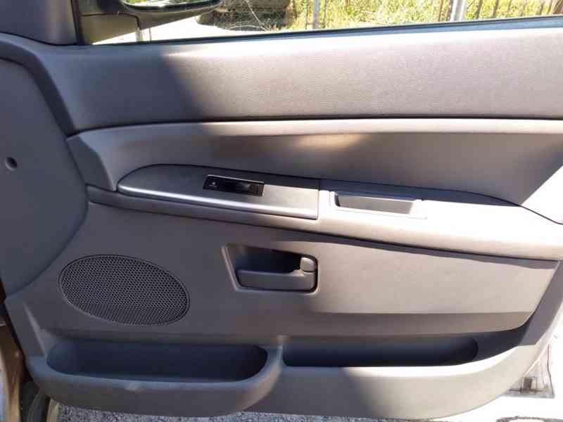JEEP GRAND CHEROKEE 3.7 V6 LAREDO - foto 31