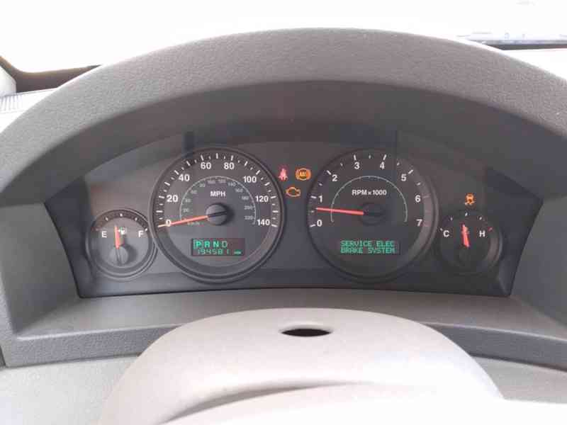 JEEP GRAND CHEROKEE 3.7 V6 LAREDO - foto 17
