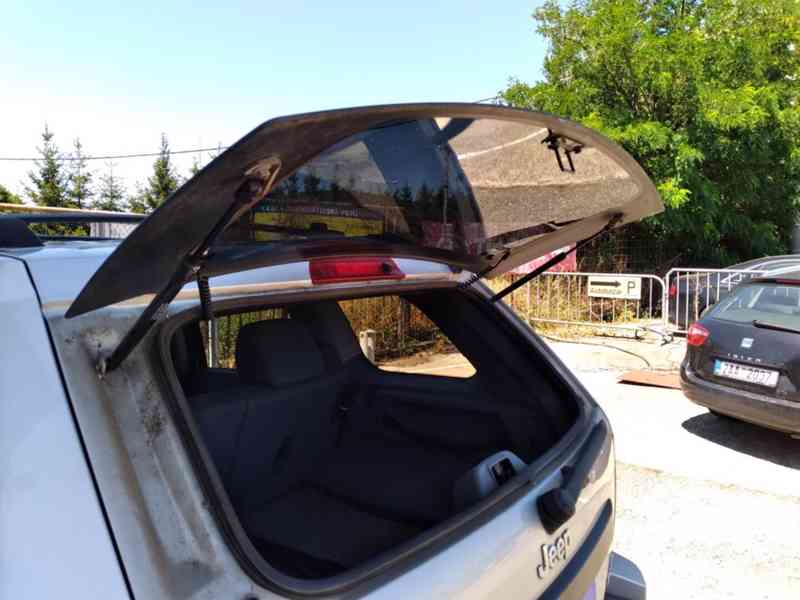 JEEP GRAND CHEROKEE 3.7 V6 LAREDO - foto 28