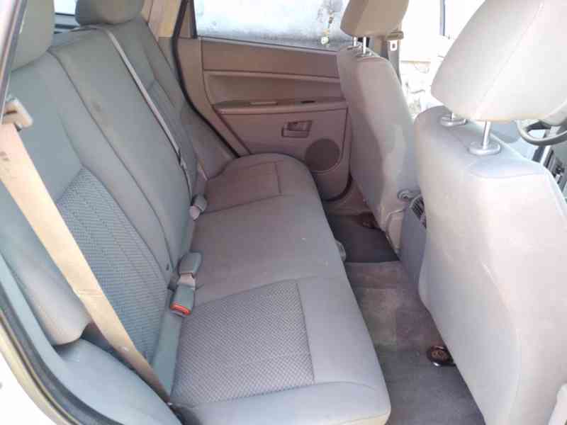 JEEP GRAND CHEROKEE 3.7 V6 LAREDO - foto 13