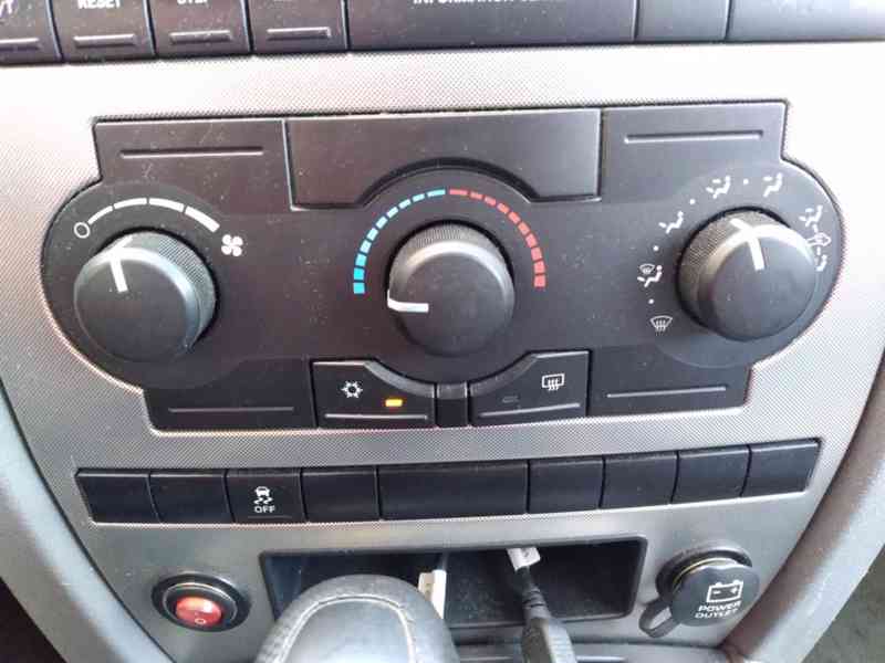 JEEP GRAND CHEROKEE 3.7 V6 LAREDO - foto 19