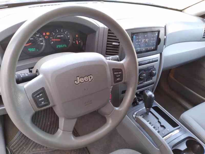 JEEP GRAND CHEROKEE 3.7 V6 LAREDO - foto 16