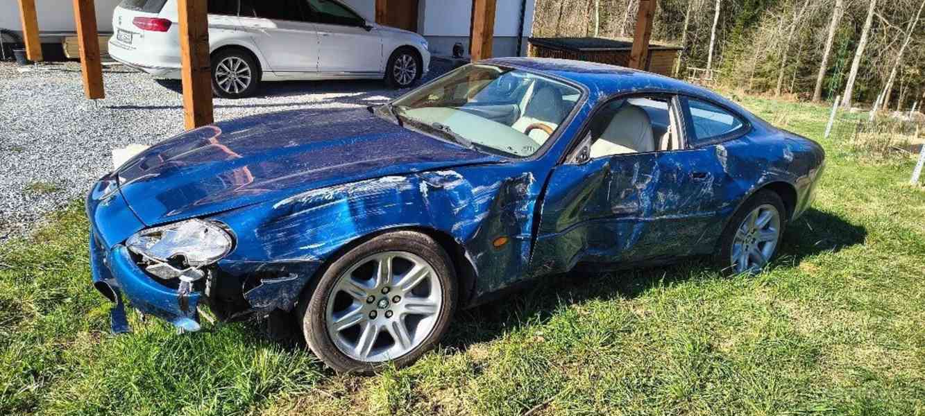 Jaguar XK8 4,0   1996 - foto 7