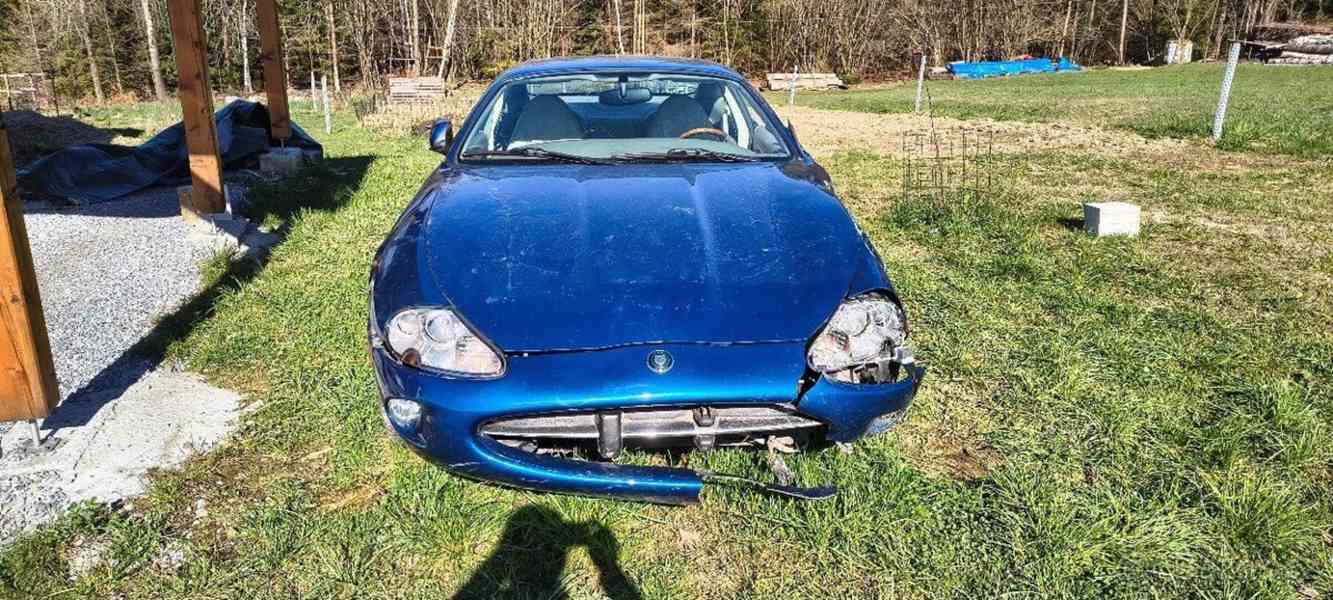 Jaguar XK8 4,0   1996 - foto 1
