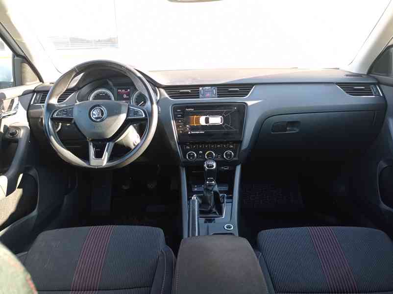 Škoda Octavia 1.6TDI 85kW/DPH/CZ/Výhřev/Navi - foto 24