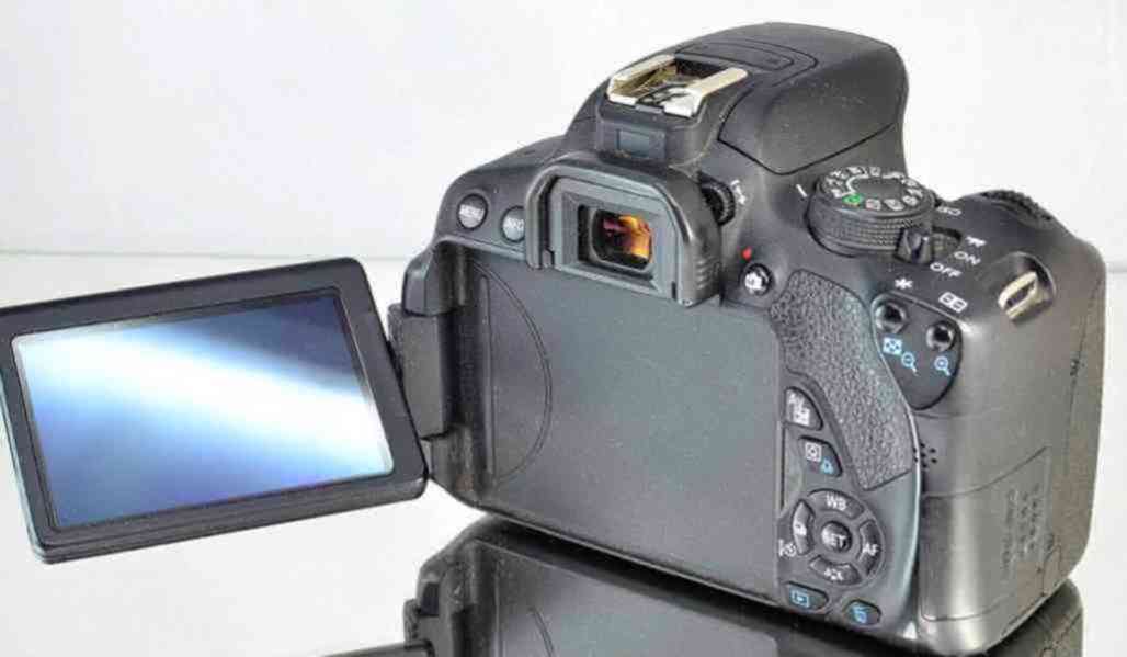 Canon EOS 700D **18 Mpix, Full HD Video*DIGIC 5**37100 exp - foto 5