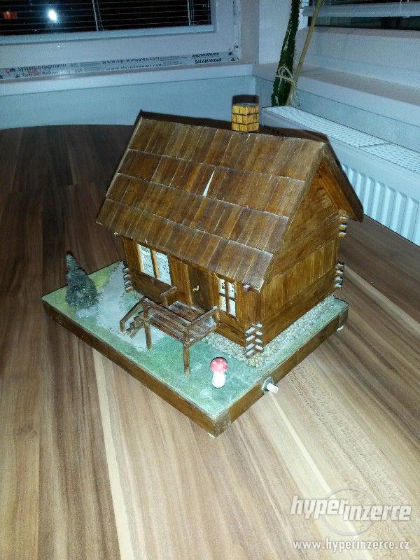 Dřevěný model chaty - foto 2