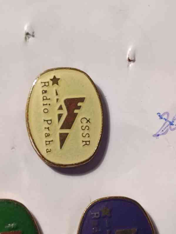 Sada 7 sběratelských odznaků Radio Praha oválné - foto 12