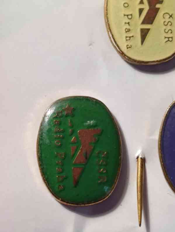 Sada 7 sběratelských odznaků Radio Praha oválné - foto 13