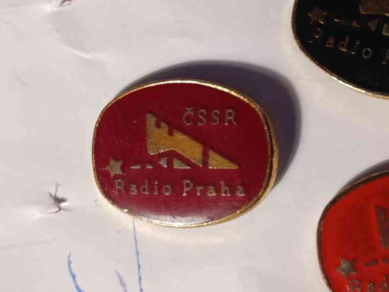 Sada 7 sběratelských odznaků Radio Praha oválné - foto 8