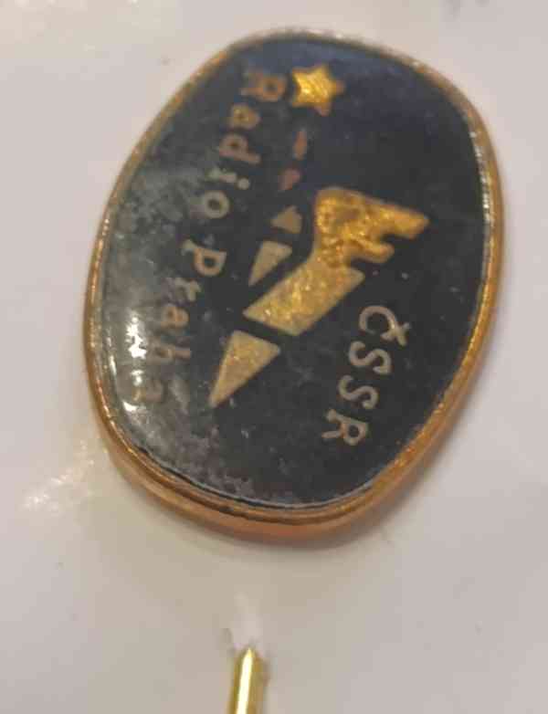 Sada 7 sběratelských odznaků Radio Praha oválné - foto 3