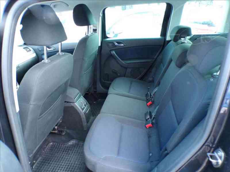 Škoda Yeti 1,2 TSI - foto 9