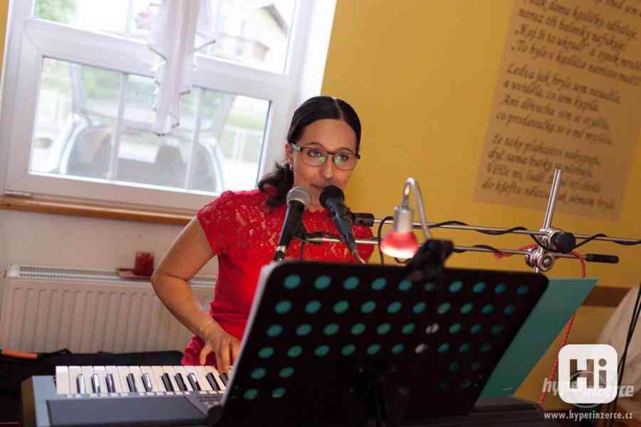 Živá hudba/Dj - Nikola Hamplová - foto 7
