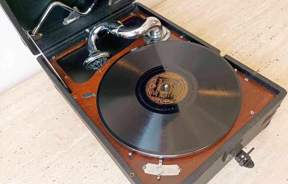 Starožitný gramofon na kliku His Master’s Voice, rok 1931   - foto 3