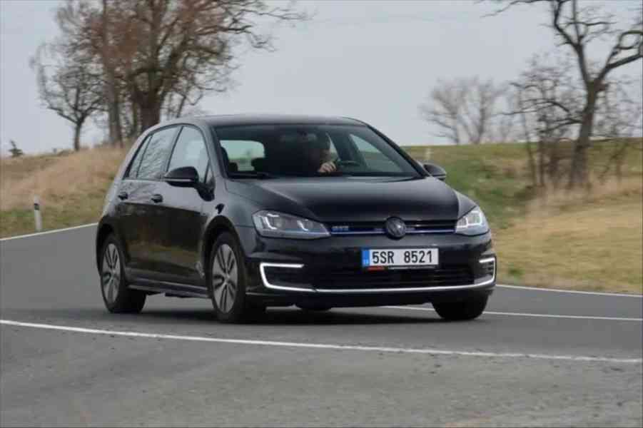 Volkswagen Golf 1,4   GTE - Phev - rok 2014 - foto 2