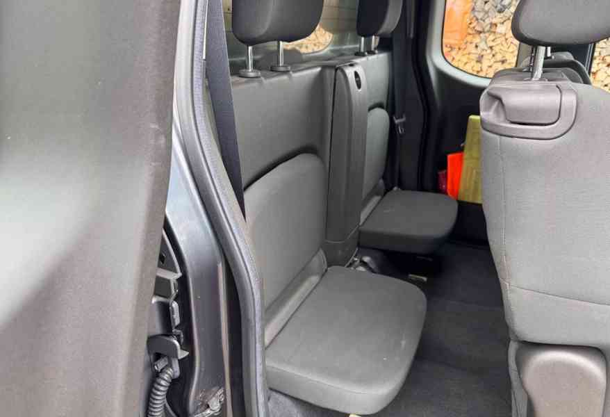 Nissan Navara 2,5dCi King Cab 140kw - foto 12