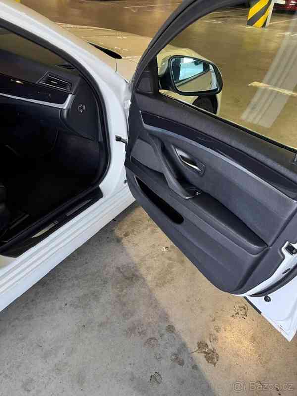 BMW Řada 5 2,0   520 d Touring - foto 16