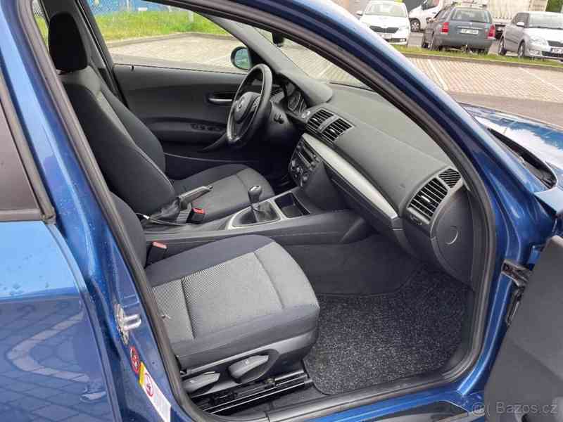 BMW Řada 1 2,0 E87 120i 110kw - foto 10