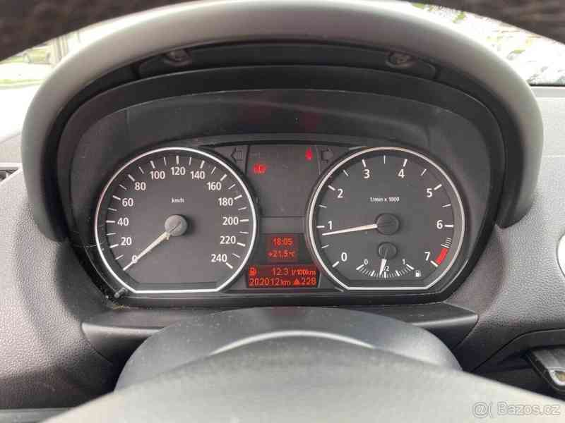 BMW Řada 1 2,0 E87 120i 110kw - foto 16