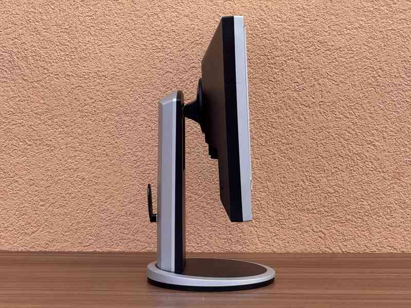 LCD monitor Samsung SyncMaster 940BW - foto 7