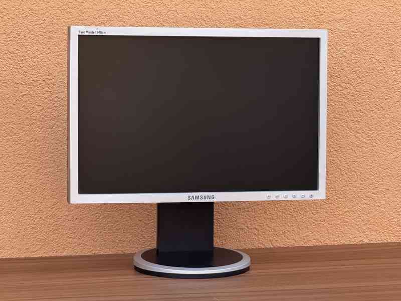 LCD monitor Samsung SyncMaster 940BW